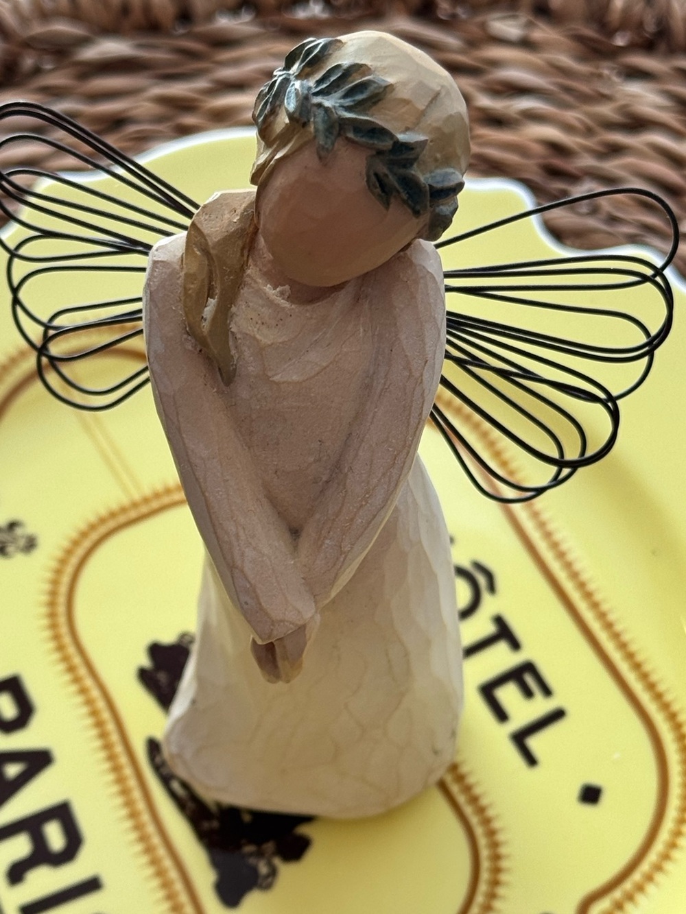 Willow Tree Angel “Celebration”  Figurine (Susan Lordi 2003 )